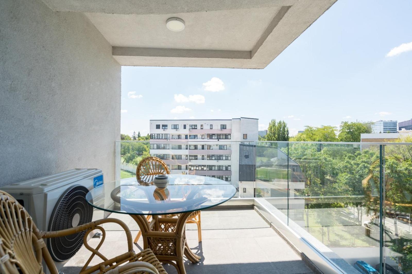 A Home Away - Politehnica Park Bukarest Exterior foto